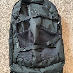 Osprey Farpoint 40 Green Backpack Travel